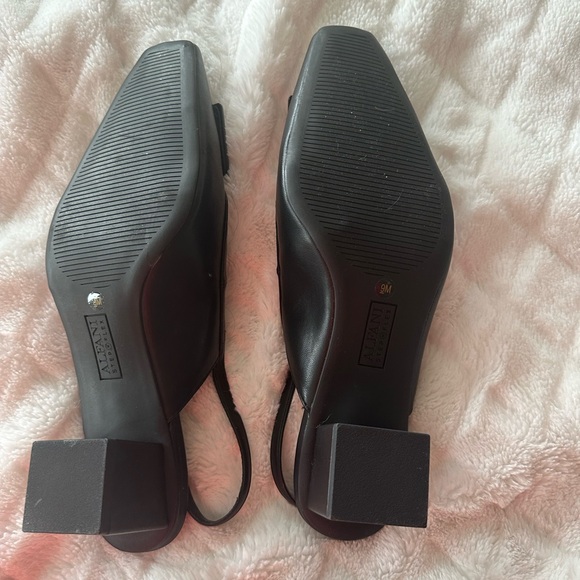 Women's Sling Back Shoe Black. NWT - Picture 3 of 6